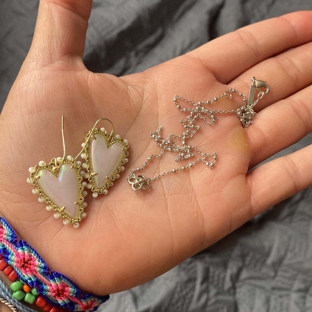 Kendra Scott Valentine’s Day heart earrings